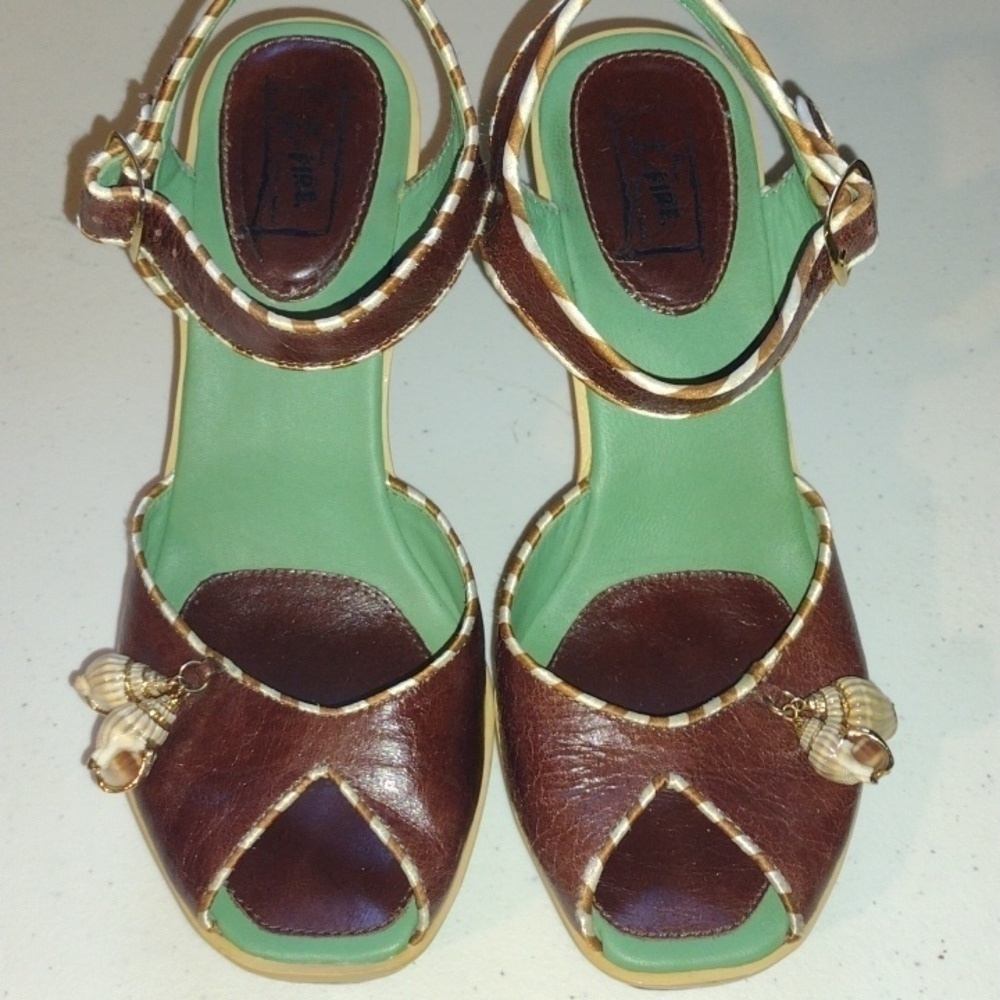 VINTAGE Anthropologie Miss Fire wooden sandals Eiffel Tower Paris seashells